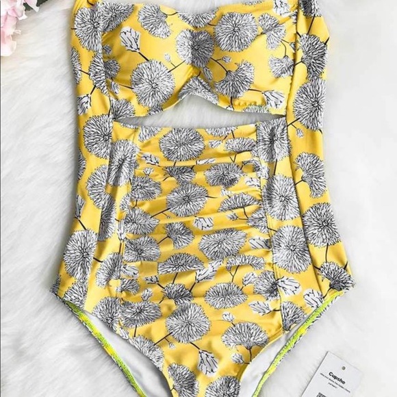 Cupshe Dandelion Love Print swimsuit - Picture 2 of 5